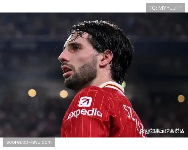 范戴克与拉莫斯：现代足球防线的无冕之王巅峰对决引热议