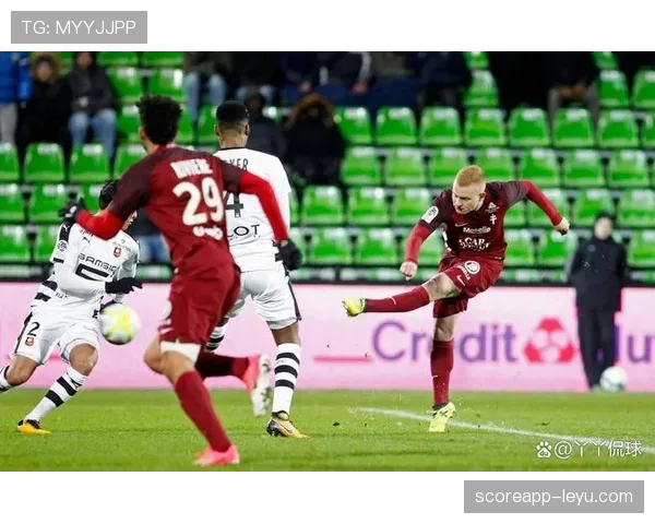 雷恩中路渗透战术革新，助力球队联赛竞争力稳步提升