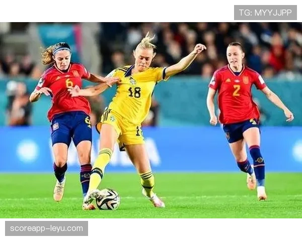 女足欧冠新赛季冠军争夺白热化:多支豪门强队展开激烈交锋 女足欧冠新赛季冠军争夺白热化:多支豪门强队展开激烈交锋