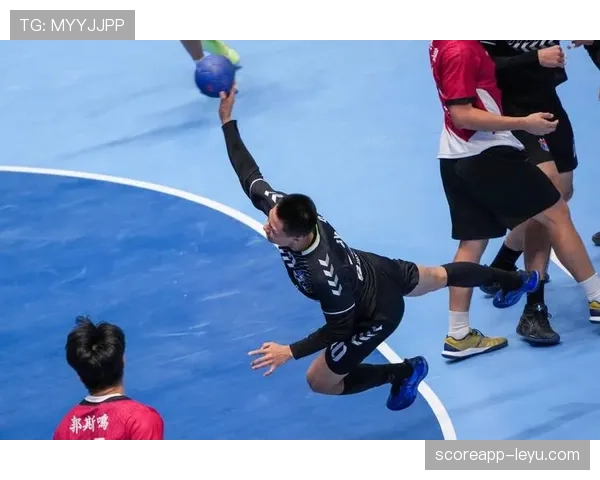 进攻手球判罚到底边界在哪？手球规则全解析