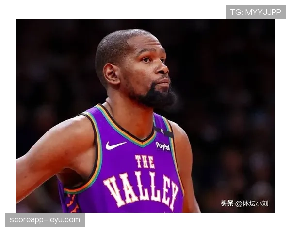 杜兰特那生活真绝，球场外像是富豪派对常客一样豪横